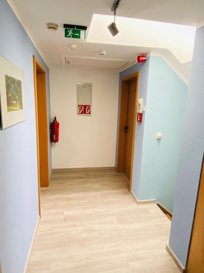 Haus Rosenbaum Gruppenhaus- Begegnungsstaette - Pension Neuhaus am Rennweg Eksteriør billede
